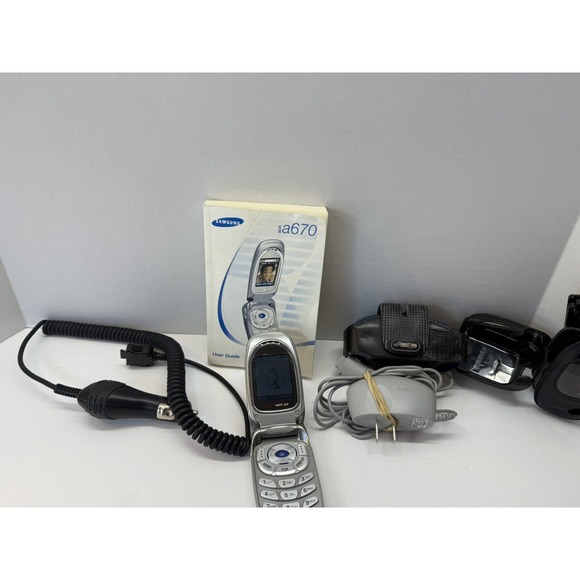 Samsung SCH-A670 - Gray and Silver ( Verizon ) Bundle
